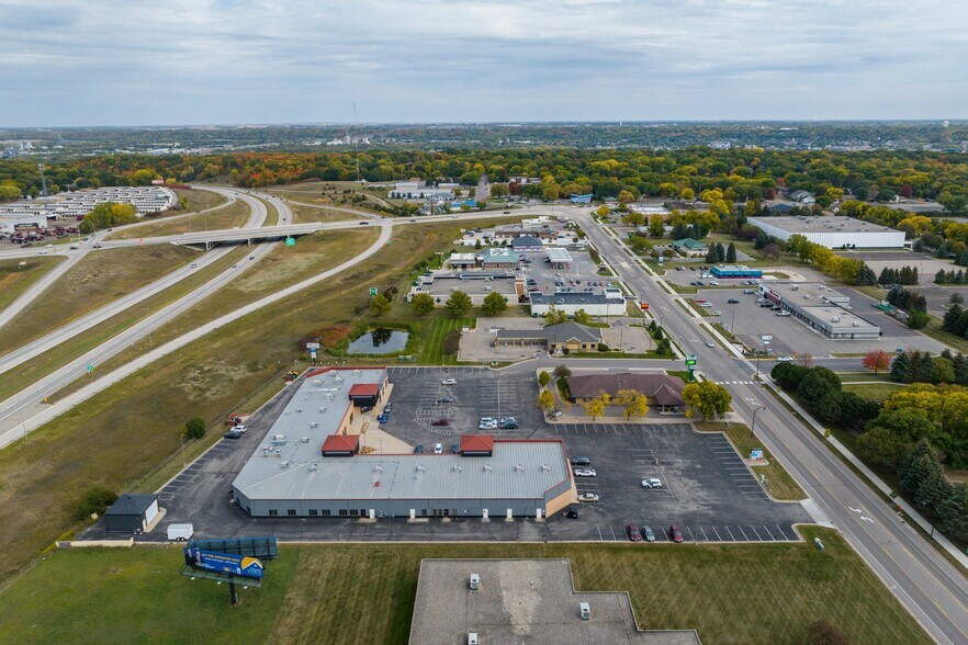 More Photos Of 1802-1838 Commerce Dr, North Mankato Freestanding For Lease