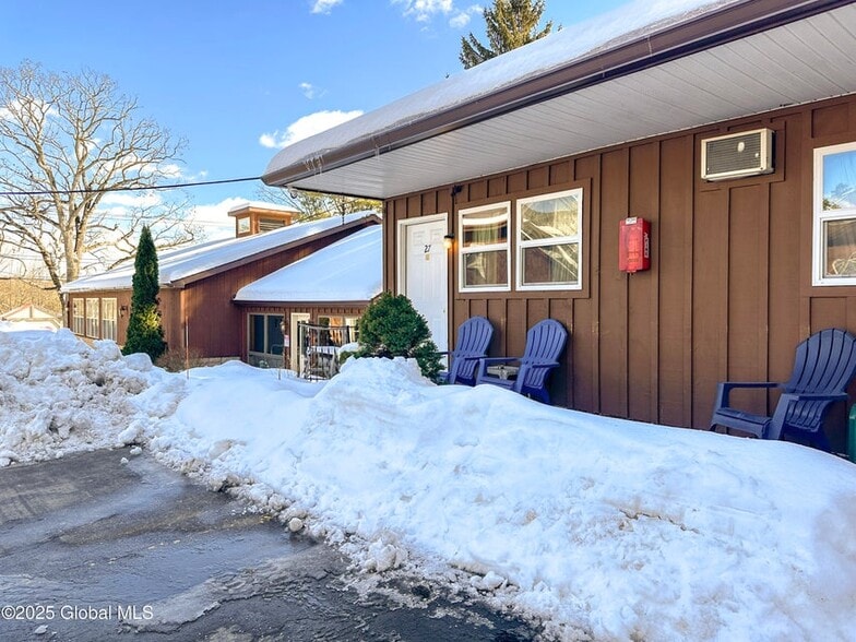 More Photos Of 1545 Us-9, Lake George Hospitality For Sale