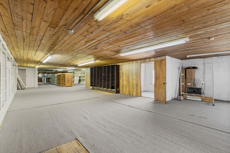 More Photos Of 107 W Main St, Cameron Storefront Retail Office For Lease