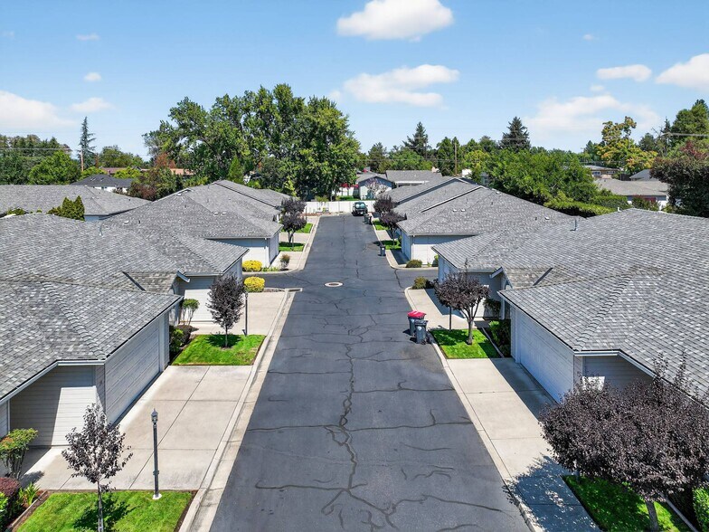 More Photos Of 1221 Skeeters Ln, Medford Apartments For Sale
