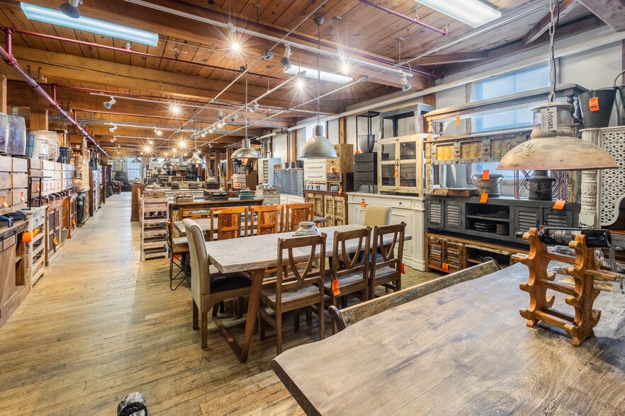 More Photos Of 562 Main St, Gardner Warehouse For Sale