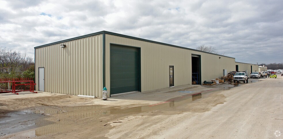 More Photos Of 1748 N Main St, Cleburne Unknown For Lease