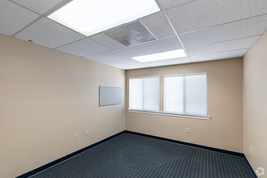 More Photos Of 2 Forest Park Dr, Farmington Unknown For Sale