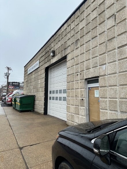 More Photos Of 3298 Wilson Blvd, Arlington Auto Repair For Lease