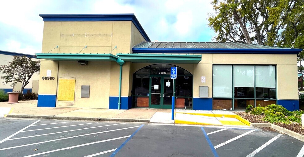 More Photos Of 38980 Paseo Padre Pky, Fremont Bank For Lease