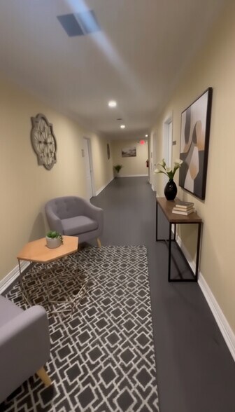 More Photos Of 918 Oak Glen Dr, Houston Industrial For Lease