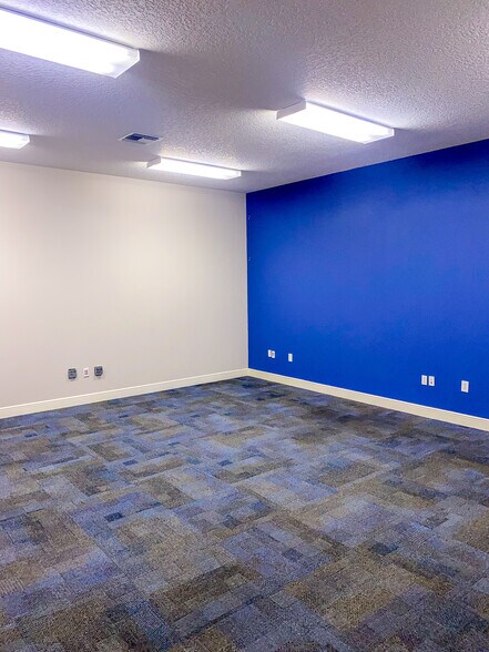 More Photos Of 2301 60th St, Bradenton Medical For Lease