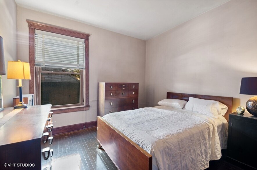 More Photos Of 1351 W Balmoral Ave, Chicago Apartments For Sale