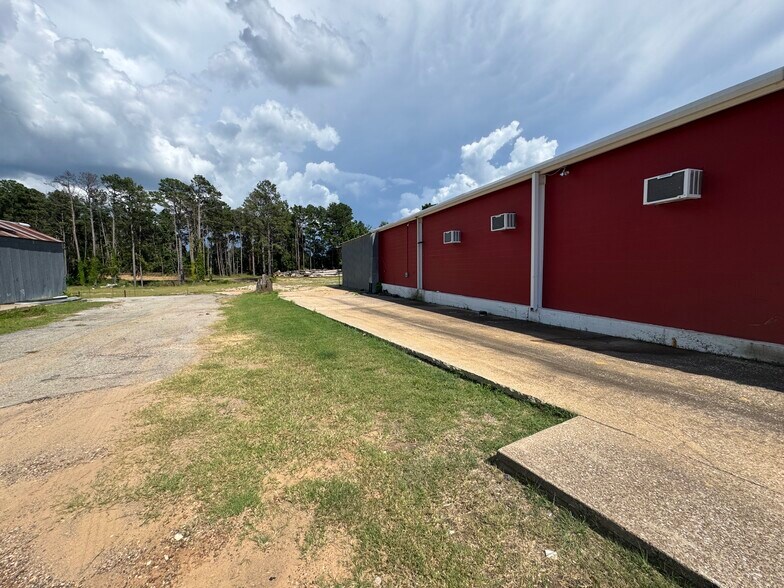 More Photos Of 7823 Highway 155, Coffee City Freestanding For Sale