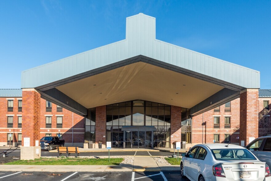 More Photos Of 17550 Rosbough Blvd, Middleburg Heights Hotel For Sale