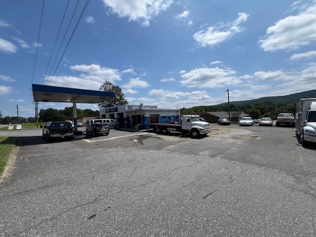 More Photos Of 401 US-70, Connelly Springs General Retail For Sale