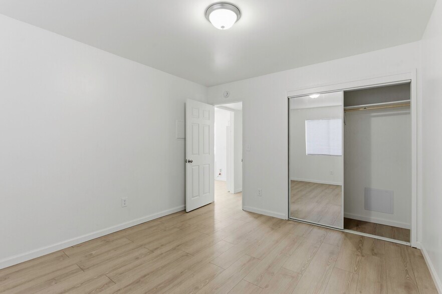 More Photos Of 330 Roberts Ln, Bakersfield Apartments For Sale