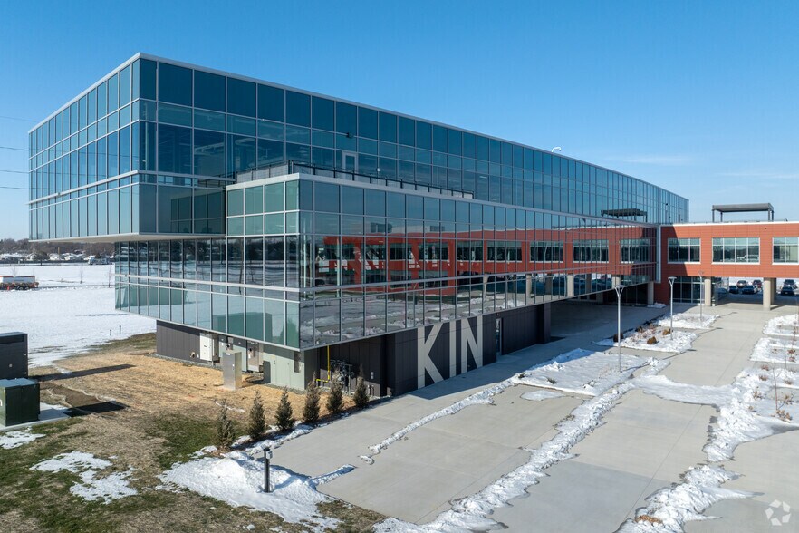 More Photos Of 5522 26th Ave, Kenosha Loft Creative Space For Lease