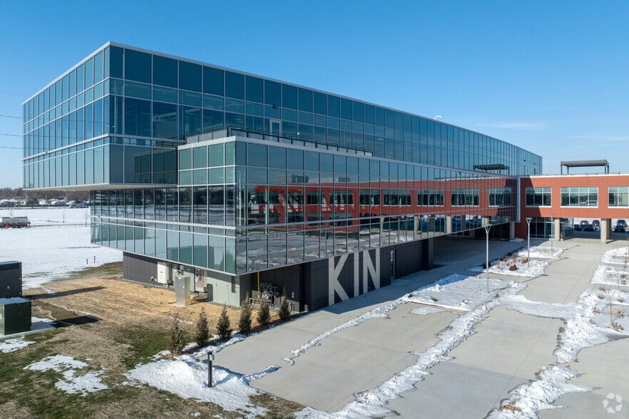 More Photos Of 5522 26th Ave, Kenosha Loft Creative Space For Lease