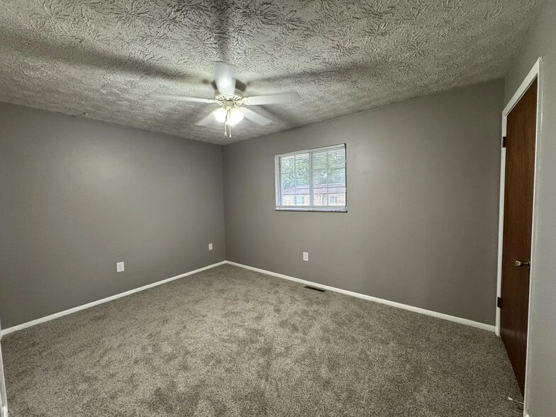More Photos Of 5031 W Pea Ridge Rd, Huntington Apartments For Sale