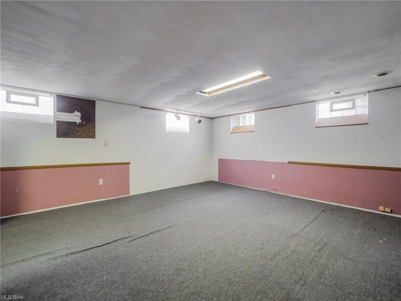 More Photos Of 31255 Lorain Rd, Cleveland Office Residential For Sale