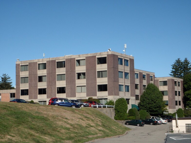 More Photos Of 36 Washington St, Wellesley Office For Lease