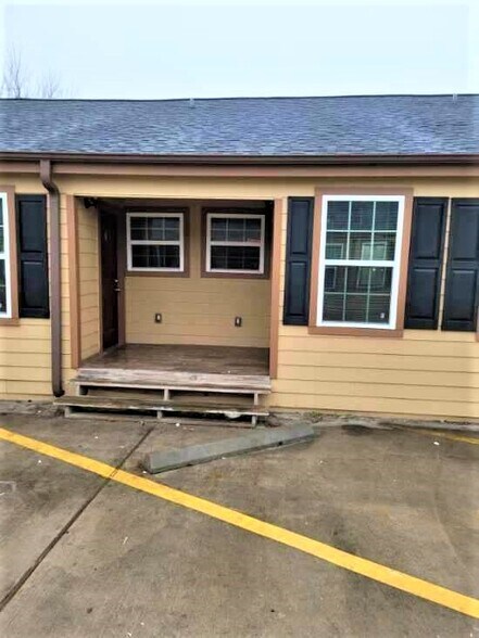 More Photos Of 4505 18th St, Bacliff Apartments For Sale