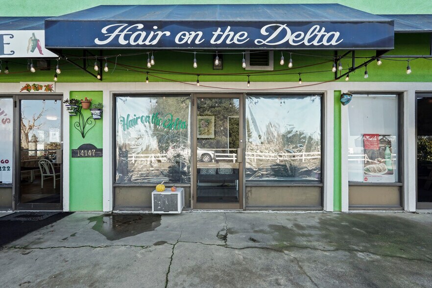 More Photos Of 14144 Market St, Walnut Grove Storefront For Sale