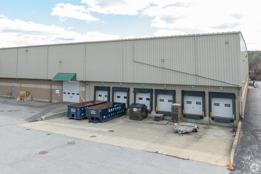 More Photos Of 41 Lyman St, Northborough Warehouse For Lease
