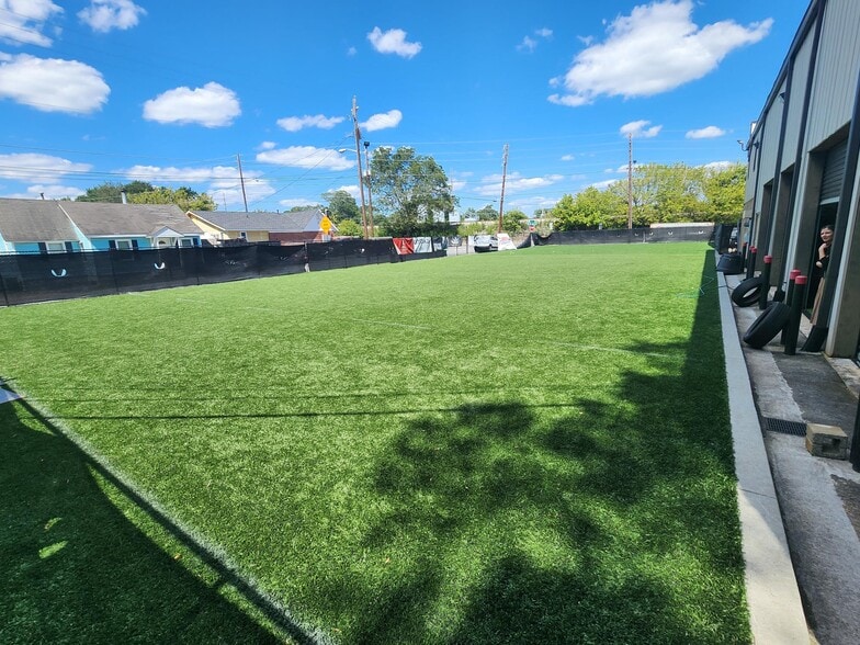 More Photos Of 598 W Atlanta St SE, Marietta Flex For Sale