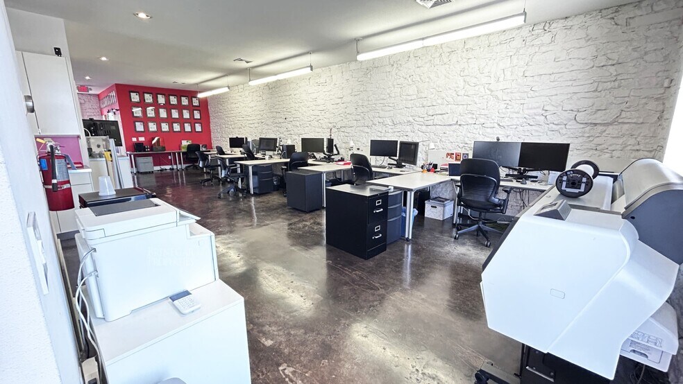 More Photos Of 102 E Main Ave, Round Rock Storefront Retail Office For Sale