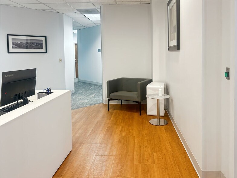 More Photos Of 7400 Beaufont Springs Dr, Richmond Coworking Space