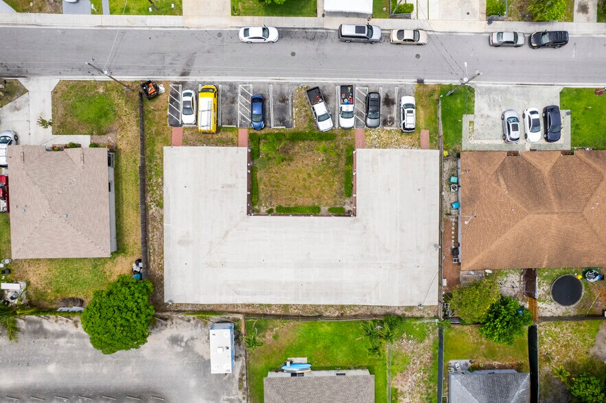 More Photos Of 320 NE 13th Ave, Boynton Beach Apartments For Sale