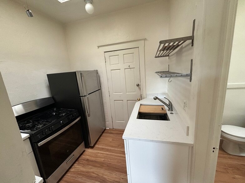 More Photos Of 56 S Broadway, Denver Storefront For Sale