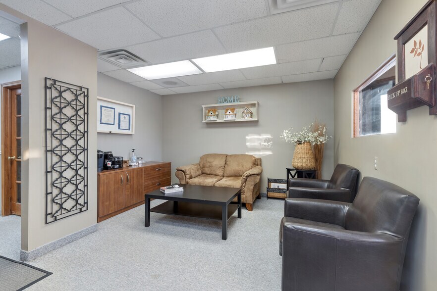 More Photos Of 14012 Eureka Rd, Southgate Medical For Lease