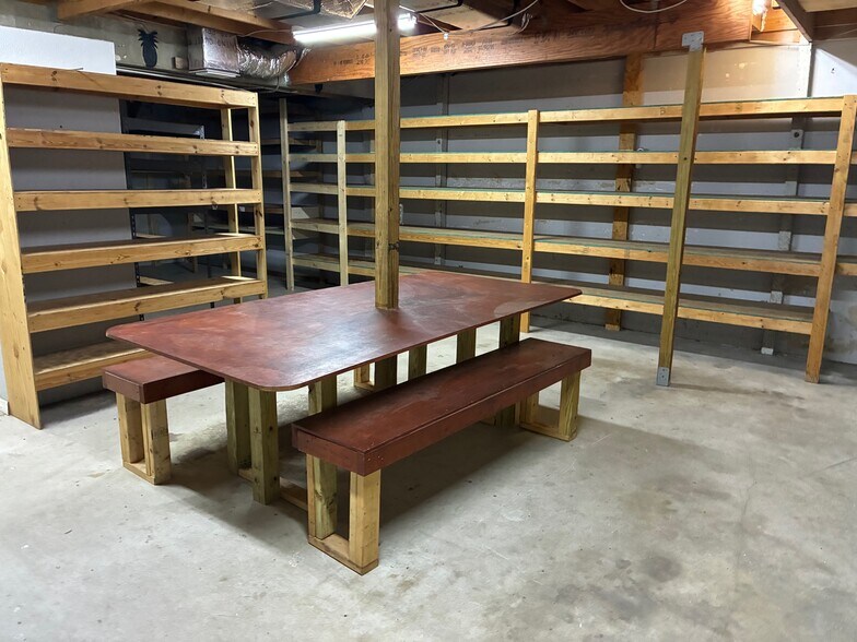 More Photos Of 1092-1086 NE Industrial Blvd, Jensen Beach Light Manufacturing For Sale