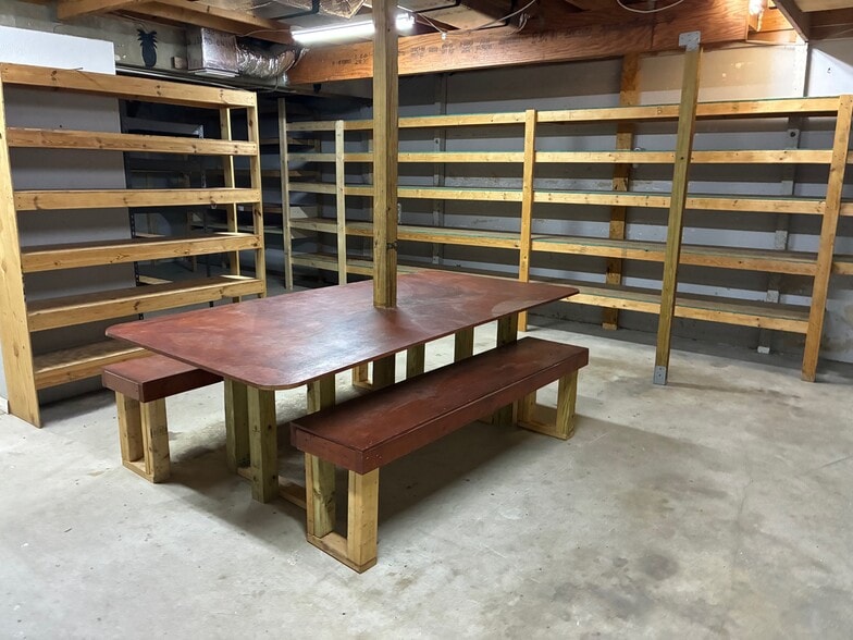 More Photos Of 1092-1086 NE Industrial Blvd, Jensen Beach Light Manufacturing For Lease