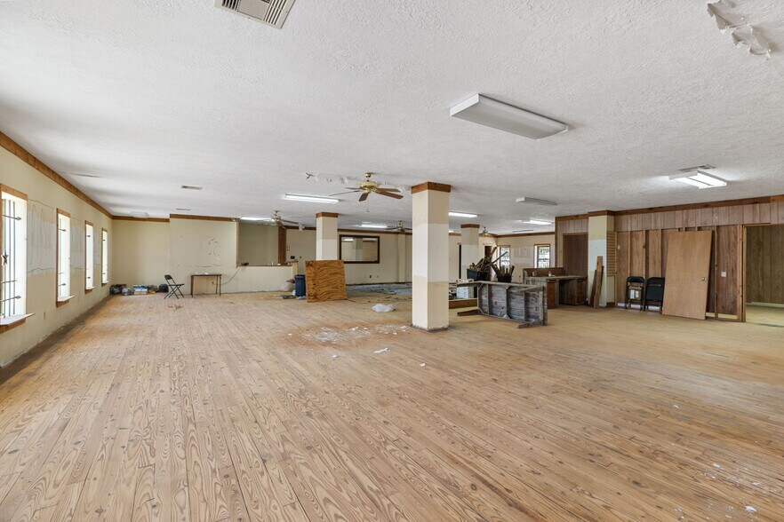 More Photos Of 40648 Hwy290 Business, Waller Office For Sale