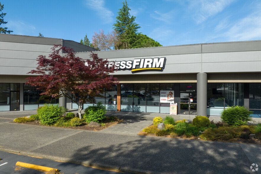 More Photos Of 11211 SE 82nd Ave, Portland Unknown For Lease