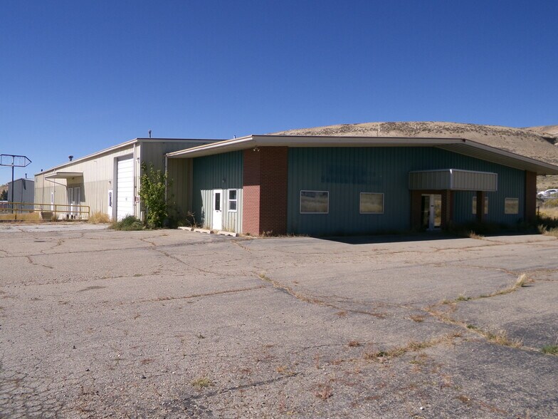More Photos Of 38 Purple Sage Rd, Rock Springs Industrial For Lease
