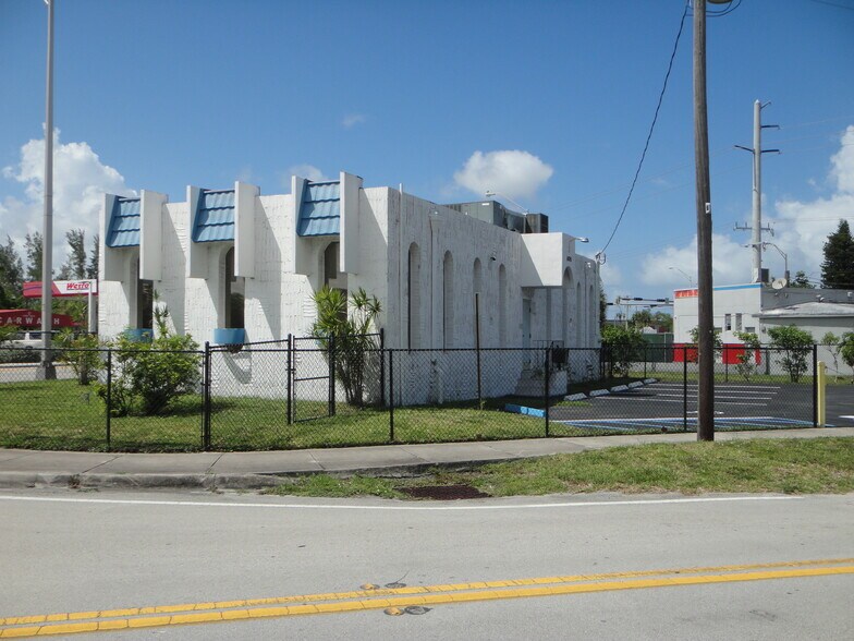 More Photos Of 14205 W Dixie Hwy, North Miami Medical For Sale