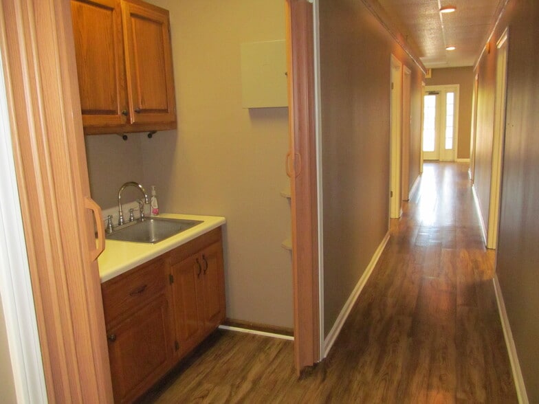 More Photos Of 4797-4803 Cuba-Millington Rd, Millington Medical For Lease