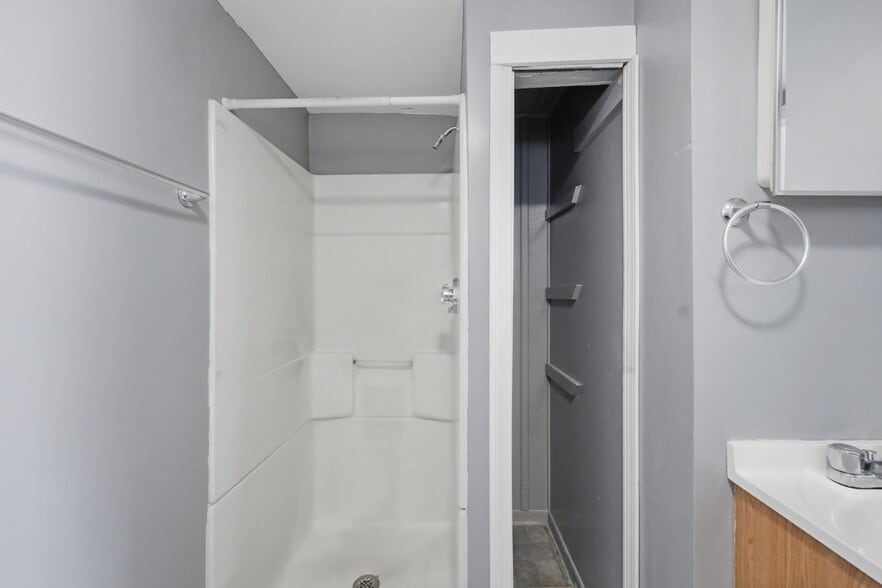 More Photos Of 415 Anthony St, Fall River Flex For Sale