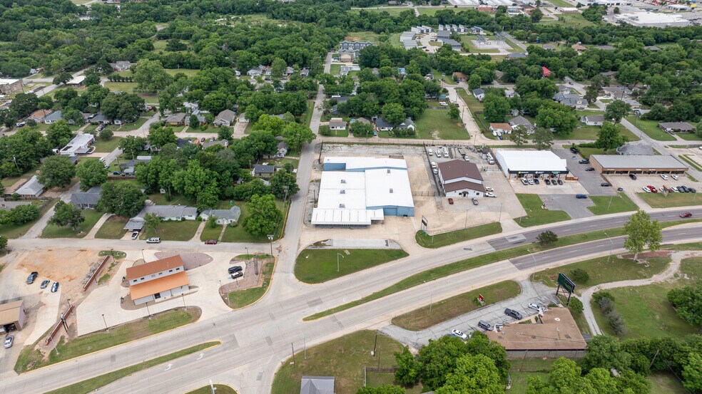 More Photos Of 1511 W Broadway St, Ardmore Auto Dealership For Sale