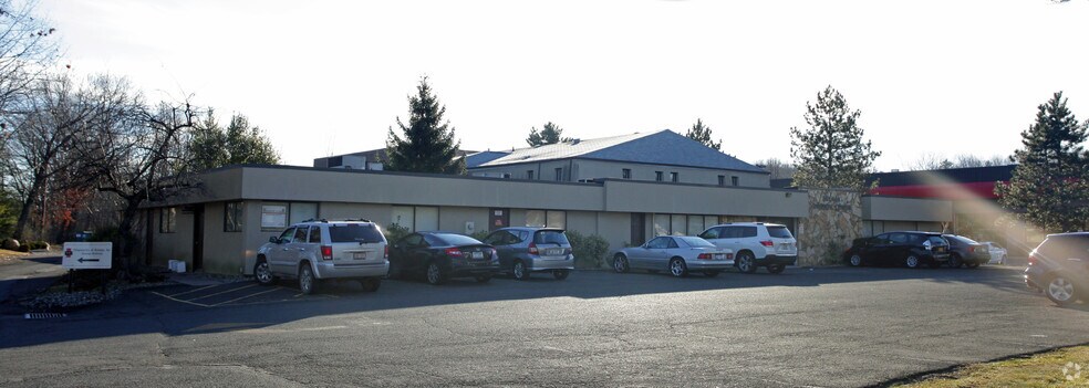 More Photos Of 11 Airmont Rd, Suffern Medical For Lease