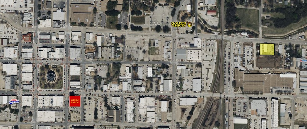 More Photos Of 706 E McKinney St, Denton Auto Repair For Sale
