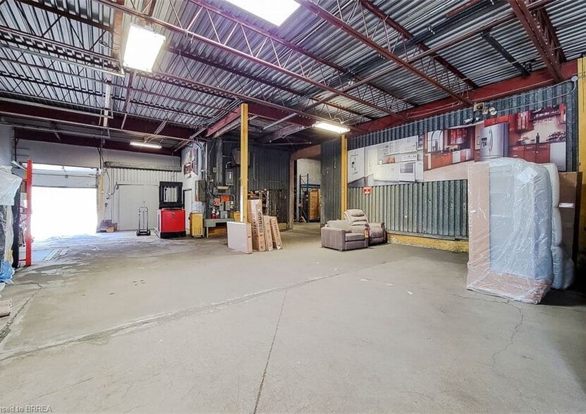 More Photos Of 80 Second Av W, Simcoe Distribution For Sale
