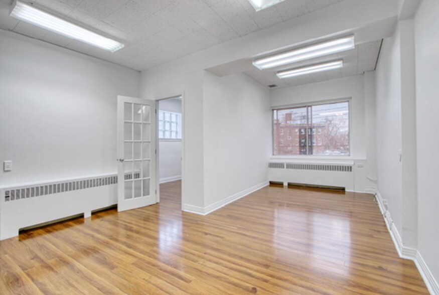 More Photos Of 1966-1970 Boul Graham, Mont-Royal General Retail For Lease