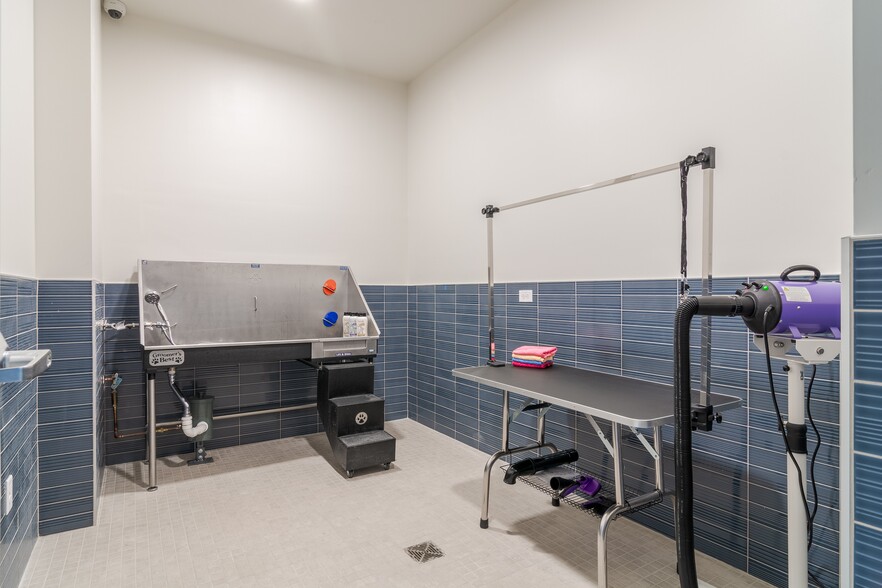 More Photos Of 266 Canal St, Salem Apartments For Lease