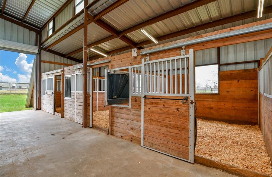 More Photos Of 8811 FM 359 Rd, Richmond Specialty For Sale