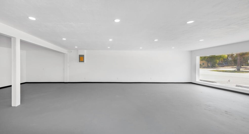 More Photos Of 6219 Massachusetts Ave, New Port Richey Freestanding For Lease