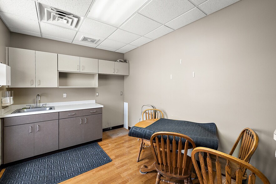More Photos Of 1794 N Lapeer Rd, Lapeer Medical For Sale