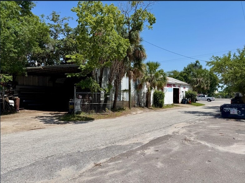 More Photos Of 4200 E 7th Ave, Tampa Light Distribution For Sale