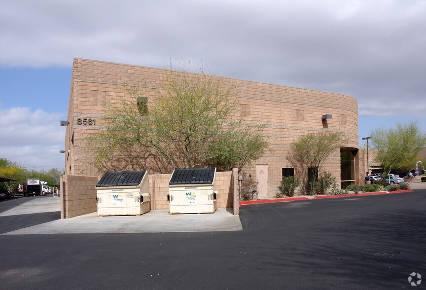 More Photos Of 8561 E Anderson Dr, Scottsdale Light Distribution For Lease