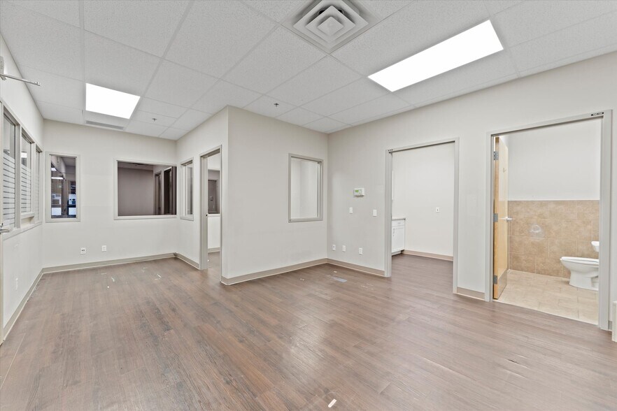 More Photos Of 736-744 Ouellette Av, Windsor Storefront For Sale